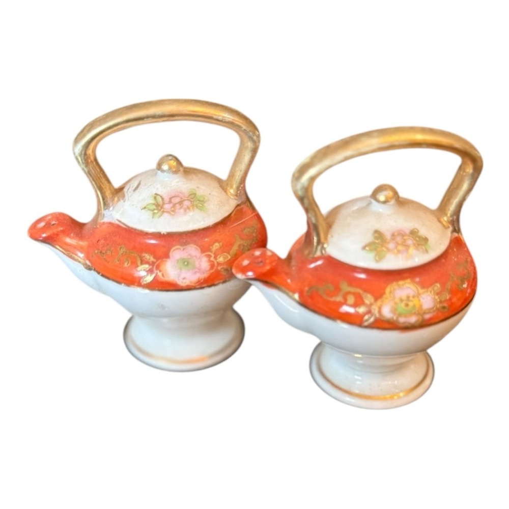 Vintage Teapots Salt & Pepper Shakers Occupied Japan
